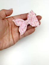 Load image into Gallery viewer, Pink Mermaid Tail Clip