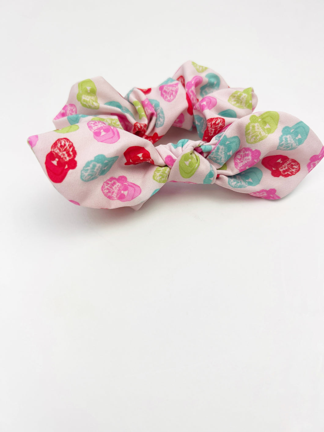 Knotted Scrunchie | Cool Santa