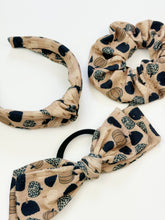 Load image into Gallery viewer, Knotted Headband | Leopard Pumpkins (Ribbed Knit)
