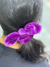 Load image into Gallery viewer, Scrunchie | Purple Velvet
