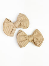 Load image into Gallery viewer, Pigtail Set | Sand
