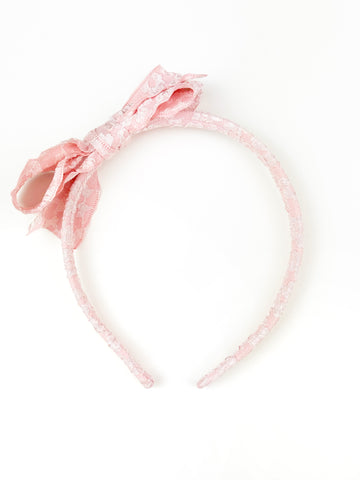 Avery | Embossed Daisy