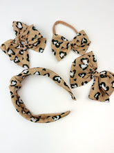 Load image into Gallery viewer, Maeve | Leopard Hearts | Oversized | Right Clip
