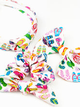 Load image into Gallery viewer, Scrunchie | Flip Flops
