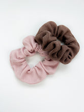 Load image into Gallery viewer, Scrunchie | Chestnut Waffle
