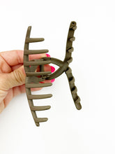 Load image into Gallery viewer, Claw Clip | Chocolate
