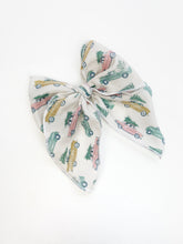 Load image into Gallery viewer, Maeve | Vintage Christmas | Extra Large | Right Clip {PRE-ORDER}

