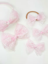 Load image into Gallery viewer, Pigtail Set | Pink Snowflakes
