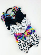 Load image into Gallery viewer, Maeve | Classic Tie Dye | Oversized | Elastic
