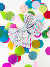 Load image into Gallery viewer, Maeve | Pastel Confetti | Oversized | Right Clip
