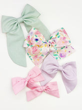 Load image into Gallery viewer, Molly | Lilac | Standard | Right Clip {PRE-ORDER}

