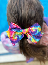 Load image into Gallery viewer, Maeve | Classic Tie Dye | Oversized | Elastic
