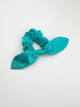 Load image into Gallery viewer, Waterproof Swim Scrunchie

