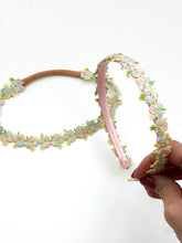 Load image into Gallery viewer, Pastel Floral Parker | Medium (Infant/Toddler)
