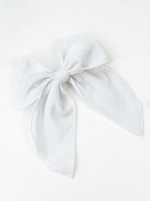 Load image into Gallery viewer, Maeve | White Velvet | Party Bow | Right Clip
