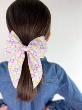 Load image into Gallery viewer, Maeve | Magical Mouse | Party Bow | Right Clip
