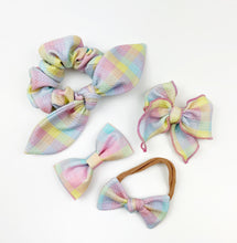Load image into Gallery viewer, Maeve | Spring Gingham | Standard | Left Clip
