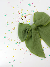 Load image into Gallery viewer, Maeve | Clover Green | Party Bow | Right Clip
